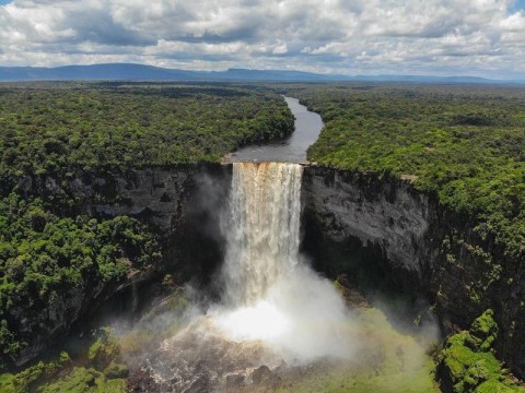 kaieteur-falls_20200515-161952_1