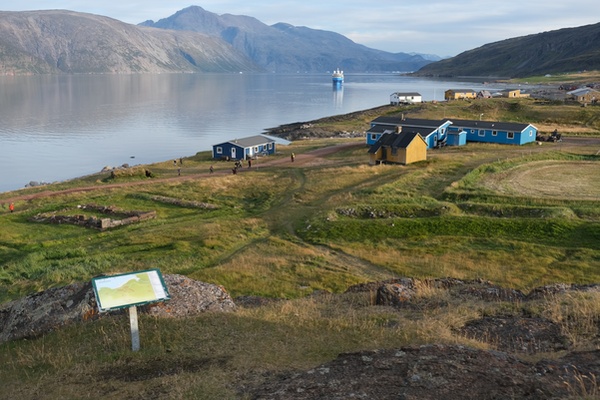 Qassiarsuk, Greenland: tackling the issue of cruise ships not bringing any income to the community