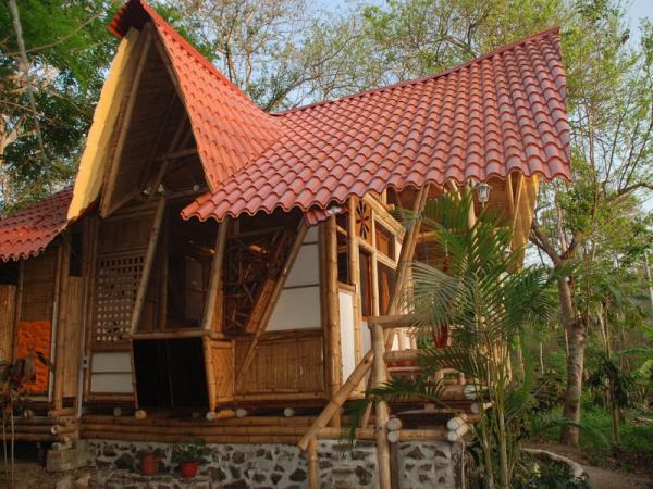 R220610-EC: Ecolodge For Sale - Ecuador